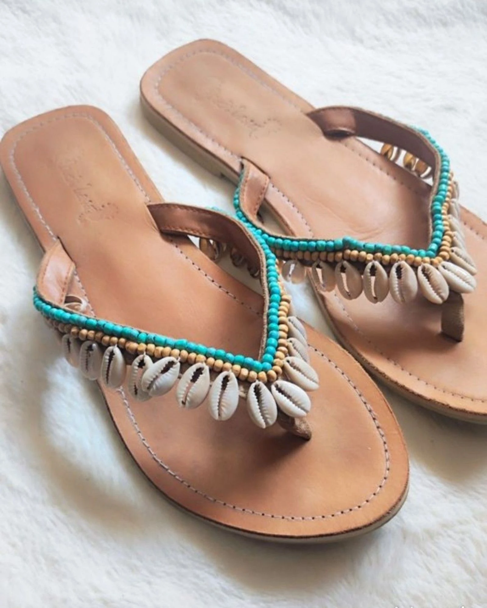 Sandales Claquettes Bohème Cuir Coquillage Perles T.41